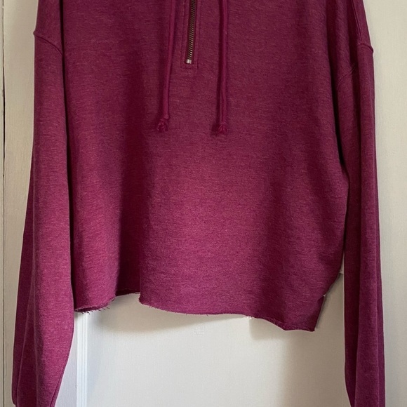 NWT- Juniors' SO® Quarter-Zip Cutoff
Fleece Hoodie, Size: XL - Picture 4 of 11